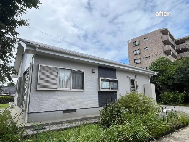 こんにちは😃
施工物件のご紹介です✨

✨工事内容✨
足場工事
洗浄工事
目地打替え工事 
外壁塗装
他付帯部分塗装
雨戸塗装
電気温水撤去工事
エコキュート取替工事
鉄物干し解体工事

外壁は、2色で塗装しております。

外壁　ベージュグレー系　19-75A
外壁　黒系　N-30
雨戸塗装　サッシ色

きれいなベージュグレーですね😌✨
エコキュートの追加工事依頼もありがとうございました🙇また何かありました、いつでも相談下さいませ✨😌

#宮崎
#宮崎塗装
#塗装宮崎
#宮崎塗装店 
#塗装 
#外壁塗装
#外壁塗装宮崎
#宮崎外壁塗装
#宮崎塗装
#屋根
#屋根塗装
#屋根塗装宮崎
#宮崎屋根塗装
#宮崎リフォーム
#リフォーム宮崎
#リフォーム
#宮崎工務店
#宮崎市工務店
#宮崎工務店
#屋根葺き替え 
#宮崎オール電化 
#宮崎エコキュート
#宮崎トイレリフォーム
#宮崎キッチンリフォーム
