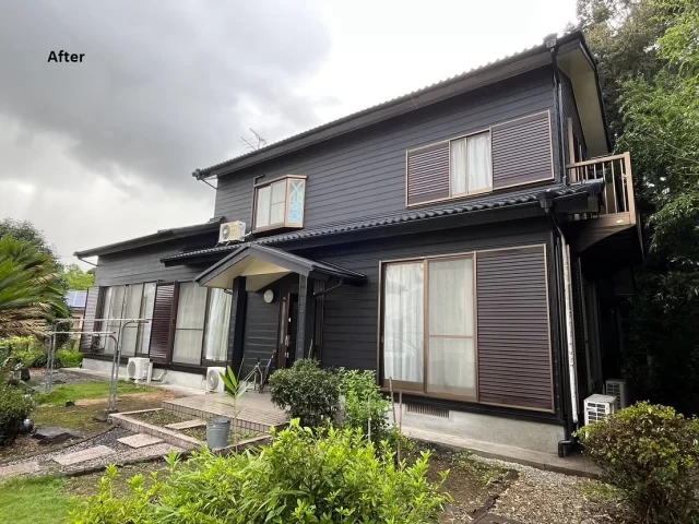 こんにちは😃
施工物件のご紹介です✨

✨工事内容✨
足場工事
洗浄工事
目地打替え工事 
外壁塗装
屋根塗装
他付帯部分塗装
雨戸塗装

外壁は、1色で塗装しております。

外壁　黒系　N-20
屋根　ストレートブラック
雨戸塗装  茶系　09-20B

お屋根も外壁も、素敵なりました😆
屋根も壁も黒でそろえて大変身です💕💕

#宮崎
#宮崎塗装
#塗装宮崎
#宮崎塗装店 
#塗装 
#外壁塗装
#外壁塗装宮崎
#宮崎外壁塗装
#宮崎塗装
#屋根
#屋根塗装
#屋根塗装宮崎
#宮崎屋根塗装
#宮崎リフォーム
#リフォーム宮崎
#リフォーム
#宮崎工務店
#宮崎市工務店
#宮崎工務店
#屋根葺き替え 
#宮崎オール電化 
#宮崎エコキュート
#宮崎トイレリフォーム
#宮崎キッチンリフォーム