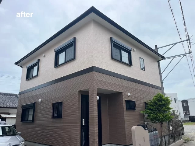 こんにちは😃
施工物件のご紹介です✨

✨工事内容✨
足場工事
洗浄工事
目地打替え工事 
外壁塗装
屋根塗装
屋根一部補修工事
他付帯部分塗装
シャッターBOX塗装
門柱、外塀塗装

外壁は、2色で塗装しております。

外壁　1階　茶系　17-40D
外壁　2階  ベージュ系　17-80D
屋根　モココナッツ
シャッターBOX 黒
外塀　ベージュ系　17-60D

門柱もしっかり洗浄して塗装しました😌
温もりのあるホッとしたお色で、艶があり素敵になりました✨😌

#宮崎
#宮崎塗装
#塗装宮崎
#宮崎塗装店 
#塗装 
#外壁塗装
#外壁塗装宮崎
#宮崎外壁塗装
#宮崎塗装
#屋根
#屋根塗装
#屋根塗装宮崎
#宮崎屋根塗装
#宮崎リフォーム
#リフォーム宮崎
#リフォーム
#宮崎工務店
#宮崎市工務店
#宮崎工務店
#屋根葺き替え 
#宮崎オール電化 
#宮崎エコキュート
#宮崎トイレリフォーム
#宮崎キッチンリフォーム