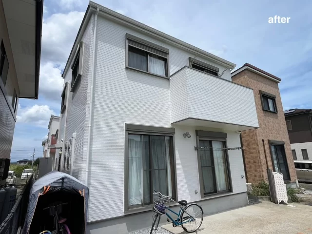 こんにちは😃
施工物件のご紹介です✨

✨工事内容✨
足場工事
洗浄工事
目地打替え工事 
外壁塗装
屋根塗装
他付帯部分塗装
シャッターBOX塗装

外壁は、2色で塗装しております。

外壁　白　N-90
屋根　コーヒーブラウン
シャッターBOX 22-40B

色をガラッと変えられて白色の外壁に大変身です😌真っ白な外壁は、上品な印象を与え、とて清潔で爽やかな印象を与えてくれます🥰
ご依頼頂き、ありがとうございました😊

#宮崎
#宮崎塗装
#塗装宮崎
#宮崎塗装店 
#塗装 
#外壁塗装
#外壁塗装宮崎
#宮崎外壁塗装
#宮崎塗装
#屋根
#屋根塗装
#屋根塗装宮崎
#宮崎屋根塗装
#宮崎リフォーム
#リフォーム宮崎
#リフォーム
#宮崎工務店
#宮崎市工務店
#宮崎工務店
#屋根葺き替え 
#宮崎オール電化 
#宮崎エコキュート
#宮崎トイレリフォーム
#宮崎キッチンリフォーム