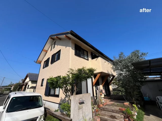 こんにちは😃
施工物件のご紹介です✨

✨工事内容✨
足場工事
洗浄工事
目地打替え工事 
外壁塗装
他付帯部分塗装
戸袋塗装
軒天木部補修　一部木部塗装
天窓周りコーキング工事

外壁は、1色です。

外壁　ベージュ系　19-75F

戸袋　黒　N-15
木部　現状色

ご依頼頂きありがとうございました🙇

#宮崎
#宮崎塗装
#塗装宮崎
#宮崎塗装店 
#塗装 
#外壁塗装
#外壁塗装宮崎
#宮崎外壁塗装
#宮崎塗装
#屋根
#屋根塗装
#屋根塗装宮崎
#宮崎屋根塗装
#宮崎リフォーム
#リフォーム宮崎
#リフォーム
#宮崎工務店
#宮崎市工務店
#宮崎工務店
#屋根葺き替え 
#宮崎オール電化 
#宮崎エコキュート
#宮崎トイレリフォーム
#宮崎キッチンリフォーム