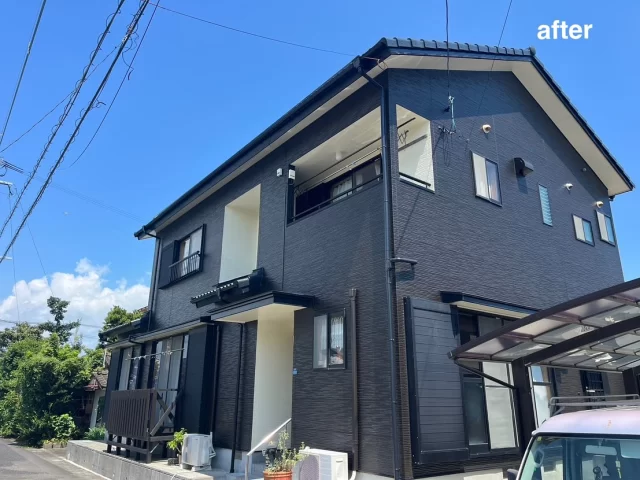 こんにちは😃
施工物件のご紹介です✨

✨工事内容✨
足場工事
洗浄工事
目地打替え工事 
外壁塗装
屋根塗装
他付帯部分塗装
雨戸塗装
木部ウッドデッキ塗装
ベランダ塗装

外壁は、2色だ塗装です。

外壁　茶色　19-20B
外壁  白系　25-90C

雨戸　黒系　N-15
木部　アンティークブラウン

艶を少し抑えた半艶で、塗装致しました。
ご依頼いただきまして、
ありがとうございました🙇

#宮崎
#宮崎塗装
#塗装宮崎
#宮崎塗装店 
#塗装 
#外壁塗装
#外壁塗装宮崎
#宮崎外壁塗装
#宮崎塗装
#屋根
#屋根塗装
#屋根塗装宮崎
#宮崎屋根塗装
#宮崎リフォーム
#リフォーム宮崎
#リフォーム
#宮崎工務店
#宮崎市工務店
#宮崎工務店
#屋根葺き替え 
#宮崎オール電化 
#宮崎エコキュート
#宮崎トイレリフォーム
#宮崎キッチンリフォーム