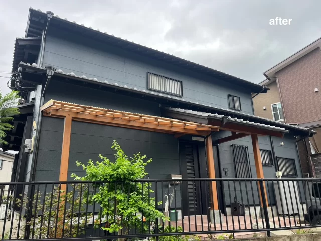 こんにちは😃
施工物件のご紹介です✨

✨工事内容✨
足場工事
洗浄工事
目地打替え工事 
外壁塗装
他付帯部分塗装
木部塗装
波板張替工事

ユニットバス入替工事
エコキュート入替工事

外壁は、1色で塗装。

外壁　黒系　N-30

たくさんの工事ご依頼いただきまして、ありがとうございました🙇

#宮崎
#宮崎塗装
#塗装宮崎
#宮崎塗装店 
#塗装 
#外壁塗装
#外壁塗装宮崎
#宮崎外壁塗装
#宮崎塗装
#屋根
#屋根塗装
#屋根塗装宮崎
#宮崎屋根塗装
#宮崎リフォーム
#リフォーム宮崎
#リフォーム
#宮崎工務店
#宮崎市工務店
#宮崎工務店
#屋根葺き替え 
#宮崎オール電化 
#宮崎エコキュート
#宮崎トイレリフォーム
#宮崎キッチンリフォーム