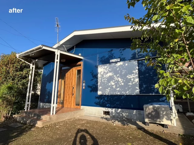 こんにちは😃
施工物件のご紹介です✨

✨工事内容✨
足場工事
洗浄工事
目地打替え工事 
外壁塗装
屋根塗装
他付帯部分塗装
波板張替工事
アクリル脱着工事
外塀塗装

外壁は、1色で塗装。

外壁　青系　75-20L
屋根　マウスグレー
外塀　N-72

工事ご依頼いただきましてありがとうございました🙇

#宮崎
#宮崎塗装
#塗装宮崎
#宮崎塗装店 
#塗装 
#外壁塗装
#外壁塗装宮崎
#宮崎外壁塗装
#宮崎塗装
#屋根
#屋根塗装
#屋根塗装宮崎
#宮崎屋根塗装
#宮崎リフォーム
#リフォーム宮崎
#リフォーム
#宮崎工務店
#宮崎市工務店
#宮崎工務店
#屋根葺き替え 
#宮崎オール電化 
#宮崎エコキュート
#宮崎トイレリフォーム
#宮崎キッチンリフォーム