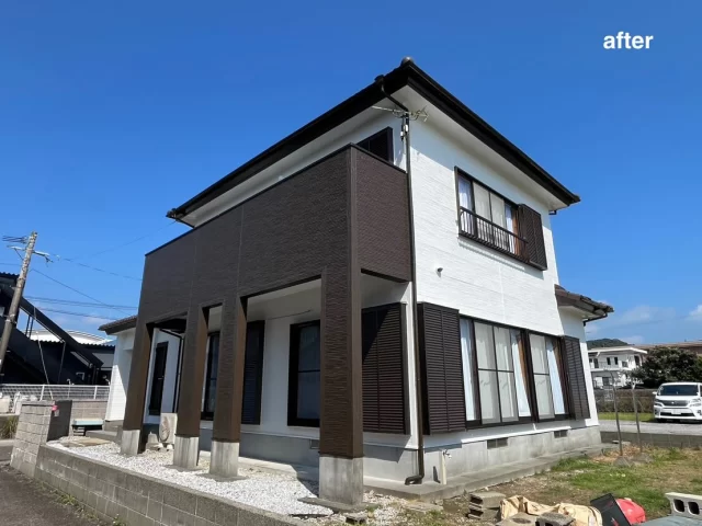 こんにちは😃
施工物件のご紹介です✨

✨工事内容✨
足場工事
洗浄工事
目地打替え工事 
外壁塗装
他付帯部分塗装
ベランダ塗装
外塀洗浄
表札取外し
ユニットバス入替工事

外壁は、2色で塗装。

外壁　全体　白系　N-90
外壁  茶系　19-30B
戸袋　茶系19-30B

外壁塗装、ユニットバス入替工事の
工事ご依頼いただきましてありがとうございました🙇
何かお困りごとがありましたら、いつでもご連絡くださいませ✨😊

#宮崎
#宮崎塗装
#塗装宮崎
#宮崎塗装店 
#塗装 
#外壁塗装
#外壁塗装宮崎
#宮崎外壁塗装
#宮崎塗装
#屋根
#屋根塗装
#屋根塗装宮崎
#宮崎屋根塗装
#宮崎リフォーム
#リフォーム宮崎
#リフォーム
#宮崎工務店
#宮崎市工務店
#宮崎工務店
#屋根葺き替え 
#宮崎オール電化 
#宮崎エコキュート
#宮崎トイレリフォーム
#宮崎キッチンリフォーム