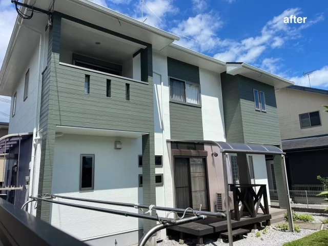 こんにちは😃
施工物件のご紹介です✨

✨工事内容✨
足場工事
洗浄工事
目地打替え工事 
外壁塗装
屋根塗装
他付帯部分塗装
屋根一部補修工事
シャッターBOX

外壁は、2色で塗装。

外壁　白系　35-90A
外壁　緑系　35-40B
屋根　チェスナット
シャッターBOX 22-50B

艶を少し抑えた半艶で塗装しました。ご依頼ありがとうございました🙇
何かお困りごとがありましたら、いつでもご連絡くださいませ✨😊

#宮崎
#宮崎塗装
#塗装宮崎
#宮崎塗装店 
#塗装 
#外壁塗装
#外壁塗装宮崎
#宮崎外壁塗装
#宮崎塗装
#屋根
#屋根塗装
#屋根塗装宮崎
#宮崎屋根塗装
#宮崎リフォーム
#リフォーム宮崎
#リフォーム
#宮崎工務店
#宮崎市工務店
#宮崎工務店
#屋根葺き替え 
#宮崎オール電化 
#宮崎エコキュート
#宮崎トイレリフォーム
#宮崎キッチンリフォーム