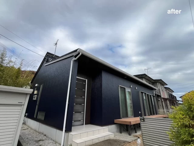 こんにちは😃
施工物件のご紹介です✨

✨工事内容✨
足場工事
洗浄工事
目地打替え工事 
外壁塗装
屋根塗装
他付帯部分塗装
屋根補修工事
外塀塗装

外壁は、2色で塗装。

外壁　全体　青系　75-20D
外壁 玄関周り　茶系　15-30B
屋根　青系　ナスコン
外塀　青系　75-20D

工事ご依頼いただきましてありがとうございました🙇

#宮崎
#宮崎塗装
#塗装宮崎
#宮崎塗装店 
#塗装 
#外壁塗装
#外壁塗装宮崎
#宮崎外壁塗装
#宮崎塗装
#屋根
#屋根塗装
#屋根塗装宮崎
#宮崎屋根塗装
#宮崎リフォーム
#リフォーム宮崎
#リフォーム
#宮崎工務店
#宮崎市工務店
#宮崎工務店
#屋根葺き替え 
#宮崎オール電化 
#宮崎エコキュート
#宮崎トイレリフォーム
#宮崎キッチンリフォーム