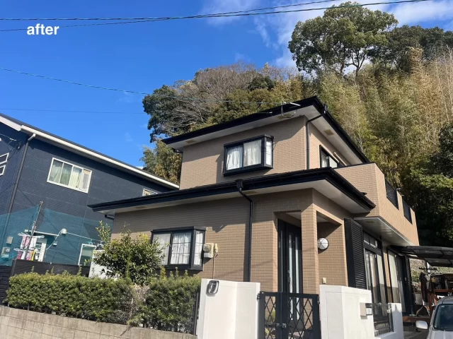 こんにちは😃
施工物件のご紹介です✨

✨工事内容✨
足場工事
洗浄工事
目地打替え工事 
外壁塗装
屋根塗装
他付帯部分塗装
ベランダ塗装
外塀塗装

外壁は、1色で塗装。

外壁　茶系　19-50D
屋根　ストレートブラック
外塀　白　N-90
戸袋　黒　N-15

工事ご依頼いただきましてありがとうございました🙇

#宮崎
#宮崎塗装
#塗装宮崎
#宮崎塗装店 
#塗装 
#外壁塗装
#外壁塗装宮崎
#宮崎外壁塗装
#宮崎塗装
#屋根
#屋根塗装
#屋根塗装宮崎
#宮崎屋根塗装
#宮崎リフォーム
#リフォーム宮崎
#リフォーム
#宮崎工務店
#宮崎市工務店
#宮崎工務店
#屋根葺き替え 
#宮崎オール電化 
#宮崎エコキュート
#宮崎トイレリフォーム
#宮崎キッチンリフォーム