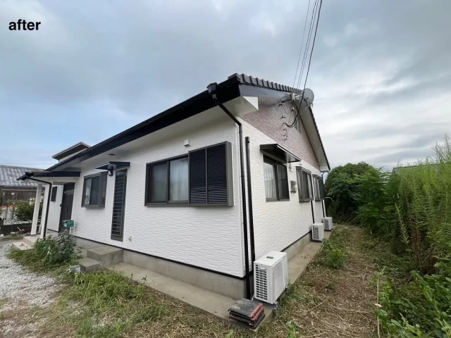 こんにちは😃
施工物件のご紹介です✨

✨工事内容✨
足場工事
洗浄工事
目地工事 
外壁塗装
他付帯部分塗装

外壁は、2色で塗装。

外壁　全体　ベージュ系　15-90B
外壁  いらか部分　茶系　15-40D

工事ご依頼いただきましてありがとうございました🙇

#宮崎
#宮崎塗装
#塗装宮崎
#宮崎塗装店 
#塗装 
#外壁塗装
#外壁塗装宮崎
#宮崎外壁塗装
#宮崎塗装
#屋根
#屋根塗装
#屋根塗装宮崎
#宮崎屋根塗装
#宮崎リフォーム
#リフォーム宮崎
#リフォーム
#宮崎工務店
#宮崎市工務店
#宮崎工務店
#屋根葺き替え 
#宮崎オール電化 
#宮崎エコキュート