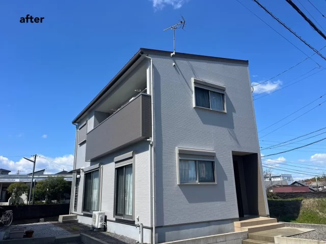 こんにちは😃
施工物件のご紹介です✨

✨工事内容✨
足場工事
洗浄工事
目地打替工事 
外壁屋根塗装
他付帯部分塗装

外壁は、2色で塗装

外壁　ベージュ系　22-70A
外壁　北面/ベランダ/玄関コの字部分　茶系　22-40B
屋根　ニューブラウン

工事ご依頼いただきましてありがとうございました🙇

#宮崎
#宮崎塗装
#塗装宮崎
#宮崎塗装店 
#塗装 
#外壁塗装
#外壁塗装宮崎
#宮崎外壁塗装
#宮崎塗装
#屋根
#屋根塗装
#屋根塗装宮崎
#宮崎屋根塗装
#宮崎リフォーム
#リフォーム宮崎
#リフォーム
#宮崎工務店
#宮崎市工務店
#宮崎工務店
#屋根葺き替え 
#宮崎オール電化 
#宮崎エコキュート