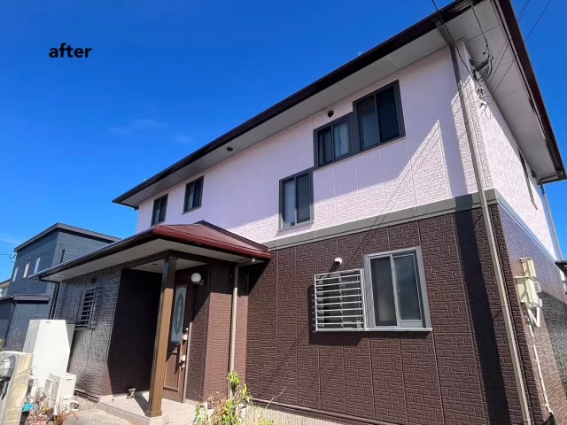 こんにちは😃
施工物件のご紹介です✨

✨工事内容✨
足場工事
洗浄工事
目地打替工事 
外壁屋根塗装
他付帯部分塗装
外塀塗装

外壁は、2色で塗装

外壁  2F  ピンク系　05-90D
外壁　1F  茶系　　15-30B
屋根　チェスナット
外塀　ピンク系　05-90D

工事ご依頼いただきましてありがとうございました🙇

#宮崎
#宮崎塗装
#塗装宮崎
#宮崎塗装店 
#塗装 
#外壁塗装
#外壁塗装宮崎
#宮崎外壁塗装
#宮崎塗装
#屋根
#屋根塗装
#屋根塗装宮崎
#宮崎屋根塗装
#宮崎リフォーム
#リフォーム宮崎
#リフォーム
#宮崎工務店
#宮崎市工務店
#宮崎工務店
#屋根葺き替え 
#宮崎オール電化 
#宮崎エコキュート